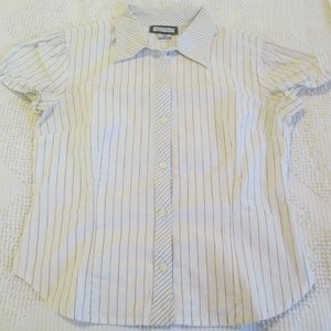 Juniors White Size Medium Short Sleeve Blouse Used